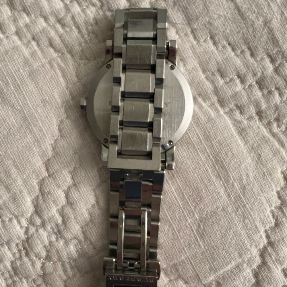 Burberry women’s silver watch. Used in good condition. - Picture 3 of 3